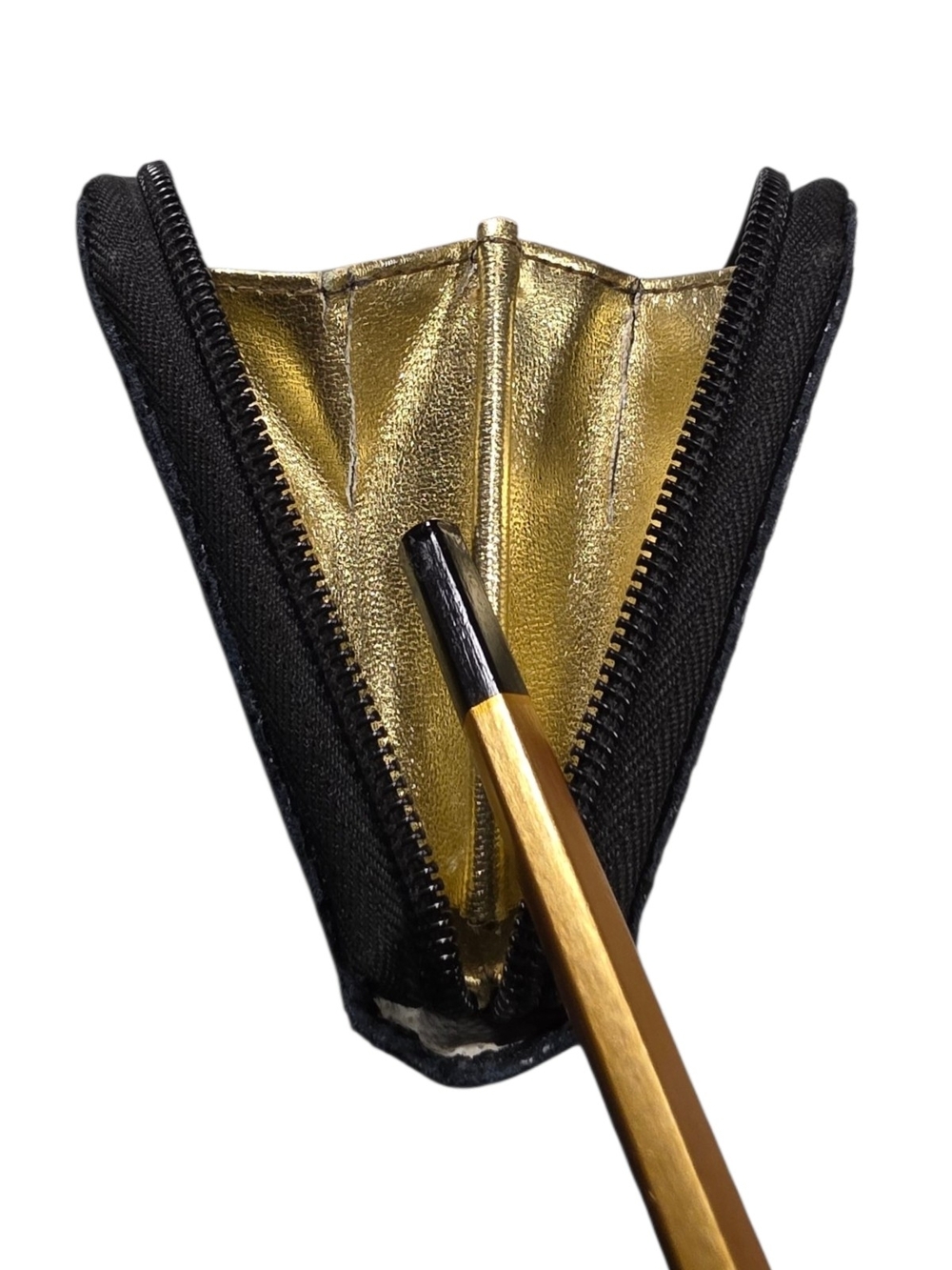 Steve Madden Black Metallic Zip Around Wallet Gold Logo Plate Used - Picture 7 of 9